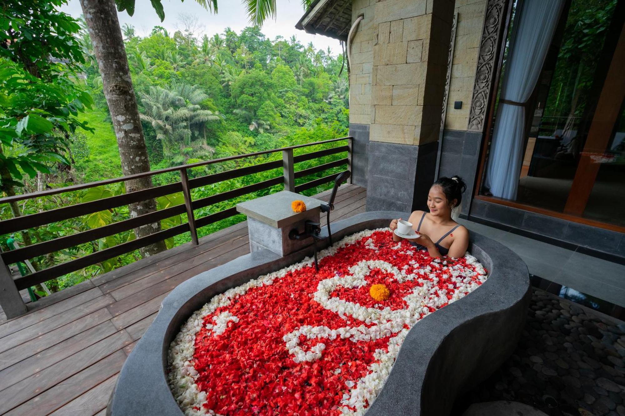 Ubud Paras Villa Экстерьер фото
